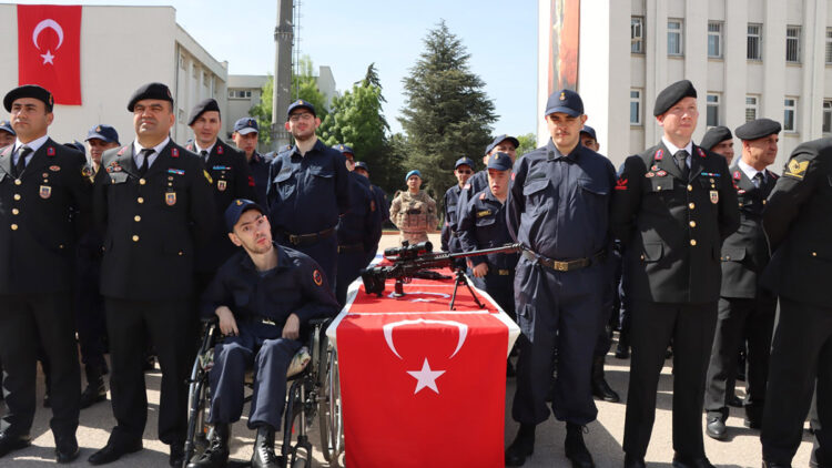 Ankara'da 37 engelli vatandaş, temsili askerlik yaptı