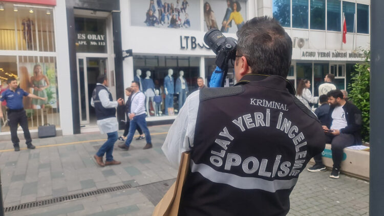 Apartman görevlisi binada ölü bulundu