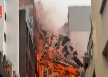Avustralya'daki 7 katlı binada yangın