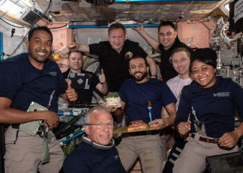 BAE’li astronot uzayda doğum günü kutladı