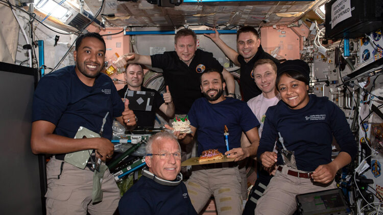 Bae’li astronot uzayda doğum günü kutladı
