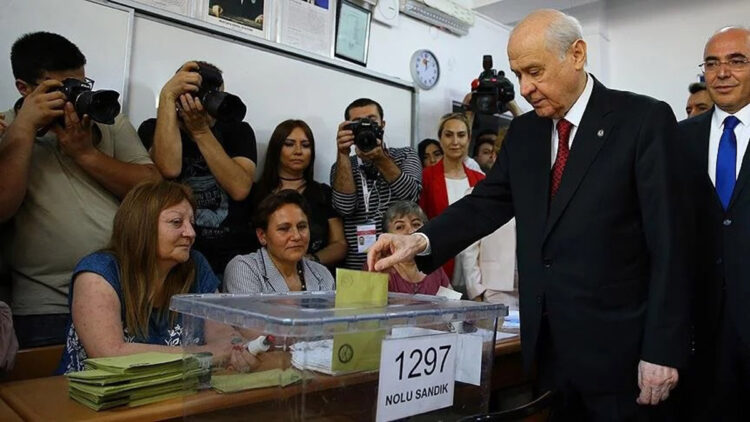 Bahçeli'nin oy kullandığı sandıktan Kılıçdaroğlu çıktı