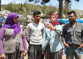 Bakan Kirişci, Yörük kızı Elif ile görüştü