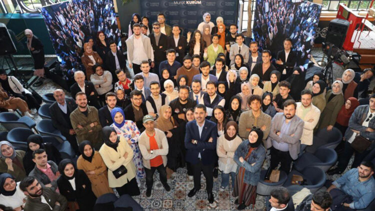 Bakan Kurum Üsküdar’da üniversiteliler ile buluştu