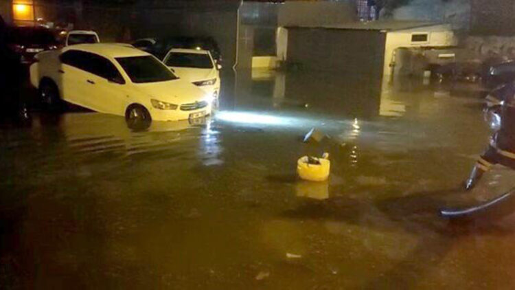 Balıkesir'de su baskını yaşanan yerlerde tahliye