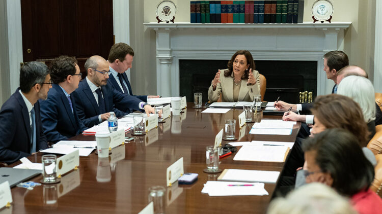 Beyaz Saray’da ‘yapay zekanın riskleri’ konuşuldu