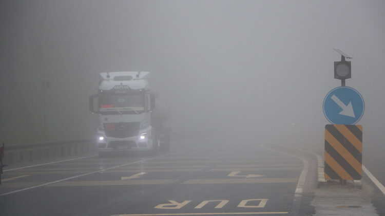 Bolu Dağı'nda yoğun sis etkili oluyor
