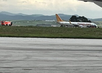 Bomba ihbarı yapılan yolcu uçağında arama yapıldı