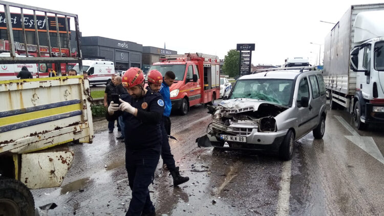 Bursa'da zincirleme kaza: 2 yaralı