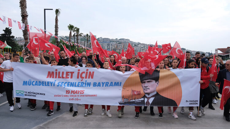 Büyükçekmece'de 19 Mayıs Madrigal konseriyle kutlandı 