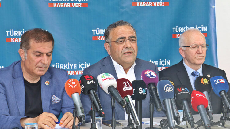 CHP olarak kayyum uygulamasına karşıyız