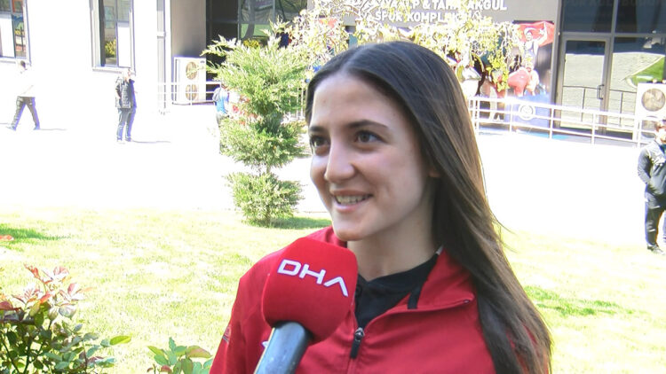 Cansu Bektaş: Azerbaycan ve babaannem için başardım