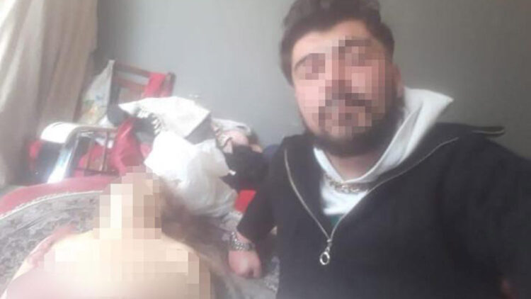 Cesetle selfie yapıp, paylaştı