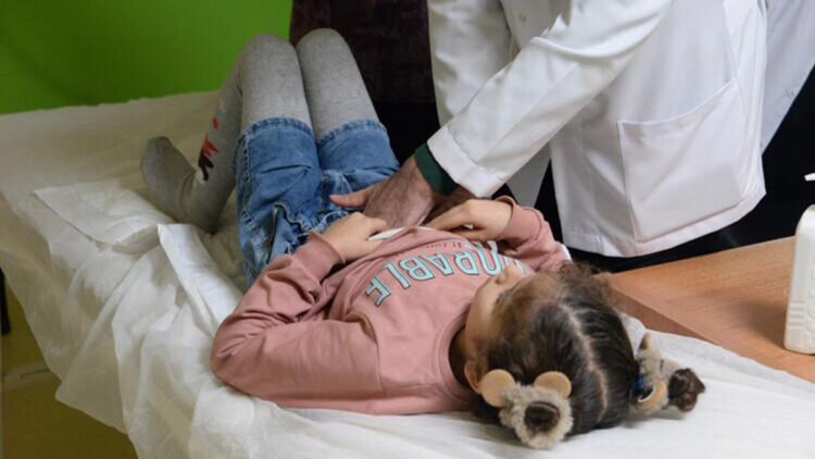 Çocuklarda geçmeyen karın ağrısına dikkat