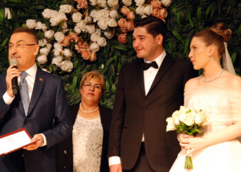 Cumhurbaşkanı Yardımcısı Oktay nikah şahidi oldu