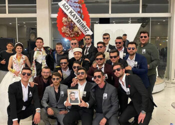 Damat ve geline düğünde cenaze merasimi şakası