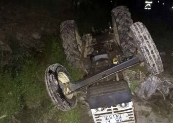 Dere yatağına yuvarlanan traktörün sürücüsü öldü