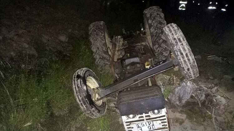 Dere yatağına yuvarlanan traktörün sürücüsü öldü