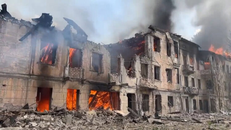 Dnipro'daki füze saldırısında 1 ölü, 15 yaralı