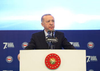 Erdoğan, Memur-Sen Genel Kurulu'na katıldı