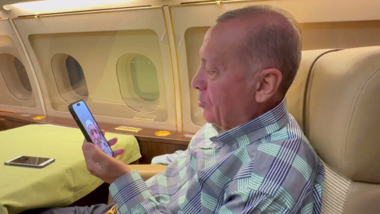 Erdoğan'dan 85 yaşındaki Hüseyin Bayraktar'a telefon