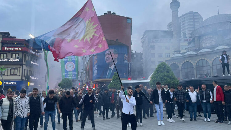 Erdoğan'ın baba ocağı Güneysu'da sevinç