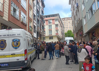 Esenyurt'ta annesini öldürüp intihar etti