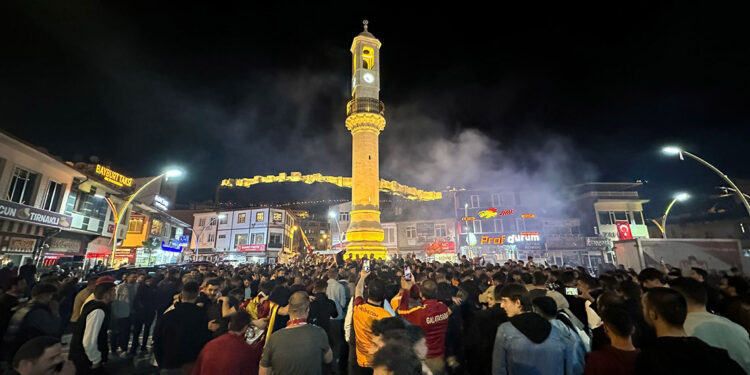Galatasaray'ın şampiyonluğu Bayburt’ta coşkuyla kutlandı