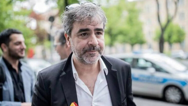 Gazeteci Deniz Yücel'e yakalama kararı