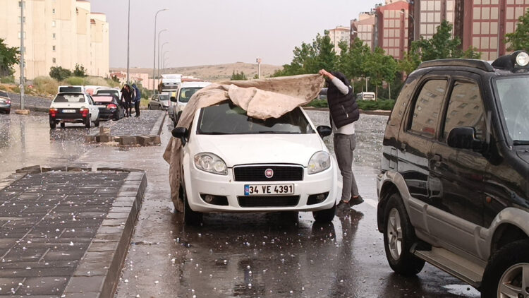 Gaziantep'te dolu ve sağanak etkili oldu