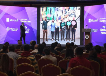 Genç girişimciler Founders Hub etkinliğinde