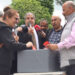 Görme engelliler siyasi partileri protesto etti