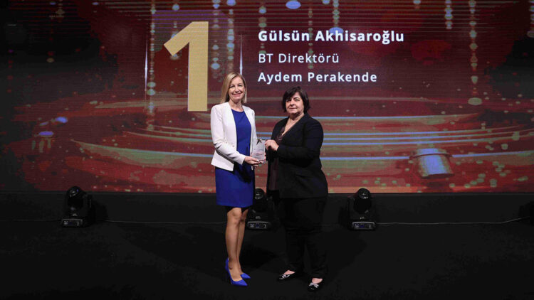 Gülsün Akhisaroğlu, iki ödüle layık görüldü