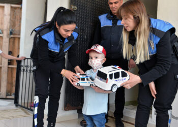 İlik nakli yapılan Bilal'e polisten süpriz