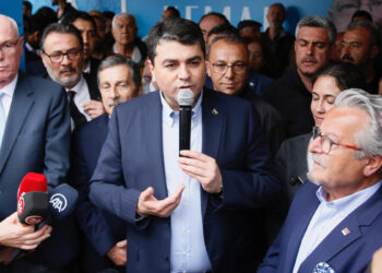 İnce'nin adaylıktan çekilmesini olumlu karşılıyorum