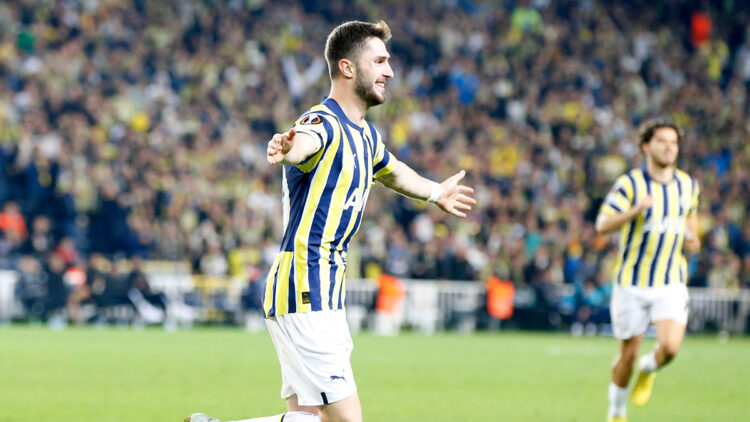 İsmail Yüksek'in kalça kas grubunda yırtık 