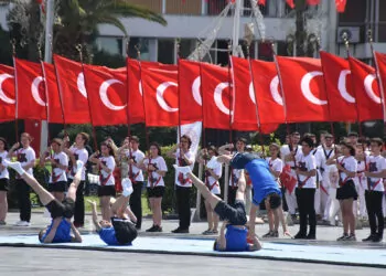 İzmir'de 19 mayıs coşkusu