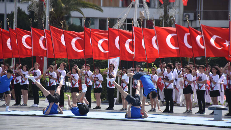 İzmir'de 19 Mayıs coşkusu