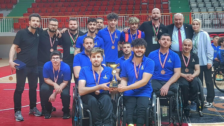 İzmirli basketbol takımı Avrupa üçüncüsü