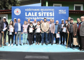 Kağıthane’deki Lale sitesinin tapu teslim töreni yapıldı