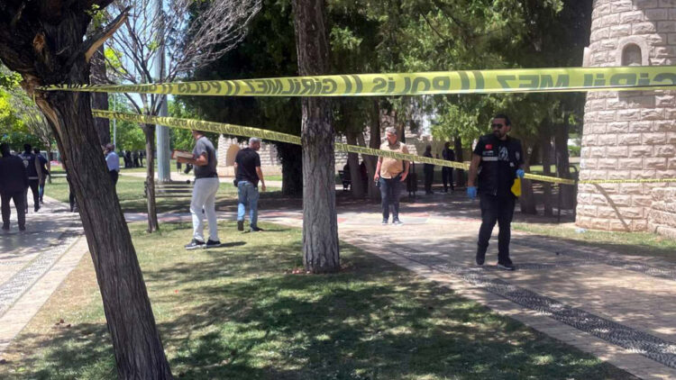 Kalbinden bıçaklanan Hüseyin yaralandı