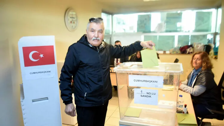 Kapıkule'de oy kullanma işlemi yeniden başladı