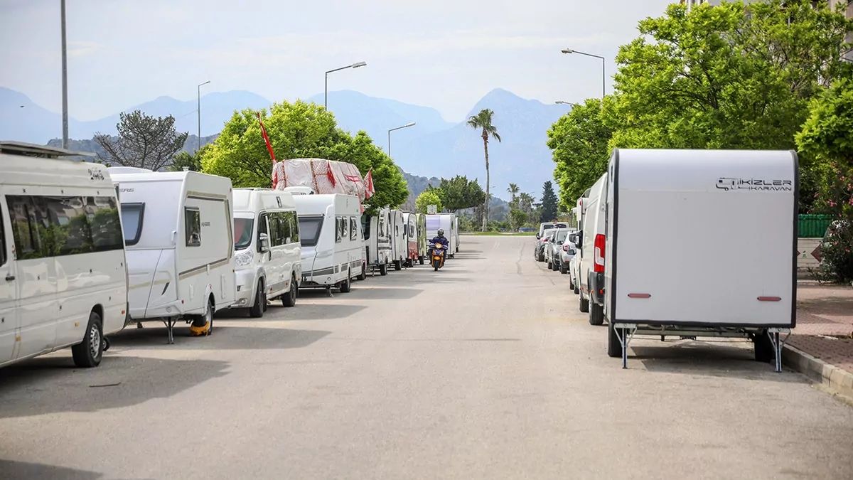 Karavanlarin sokak aralarina park etmesi - yerel haberler - haberton