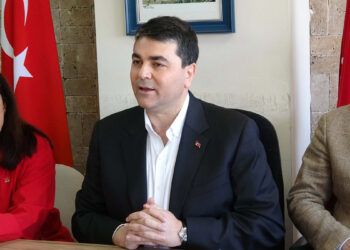 Karşıda tükenmiş bir siyasal yapı var