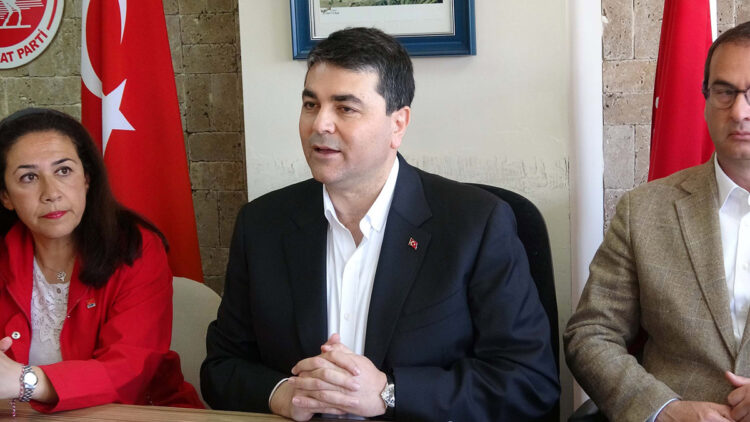 Karşıda tükenmiş bir siyasal yapı var