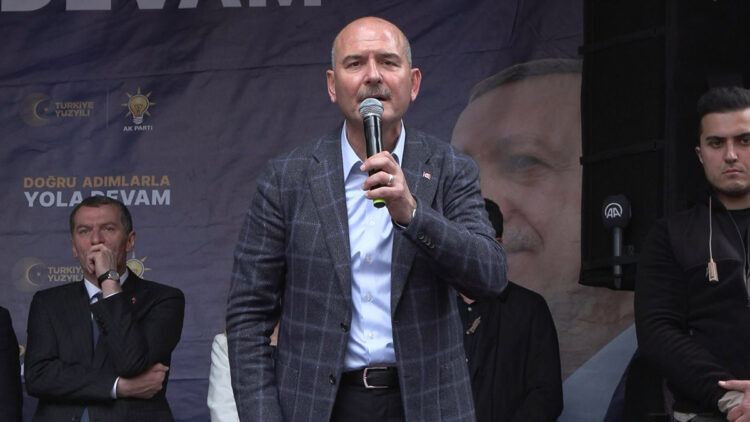 Kasetin cumhurbaşkanı olmak istiyor şuanda