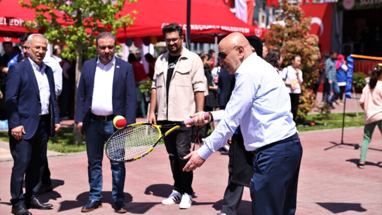 Keçiören'de 'Sosyal Medyadan Sosyal Meydana' inildi