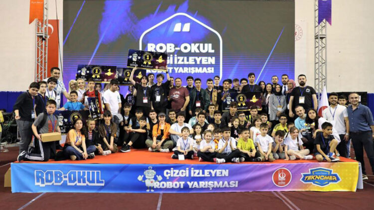 Keçiören'deki robot yarışmasında ödüller verildi