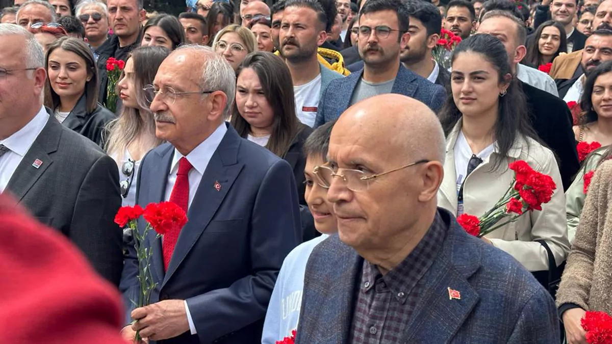 Kilicdaroglu anitkabiri ziyaret ettir - politika - haberton