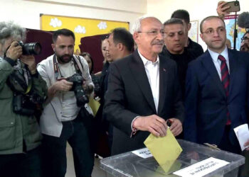 Kılıçdaroğlu oy kullandığı sandıktan 1'inci çıktı